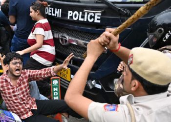 Rahul, Kejriwal, Priyanka Visit Injured CJP Protesters; AAP Launches Helpline